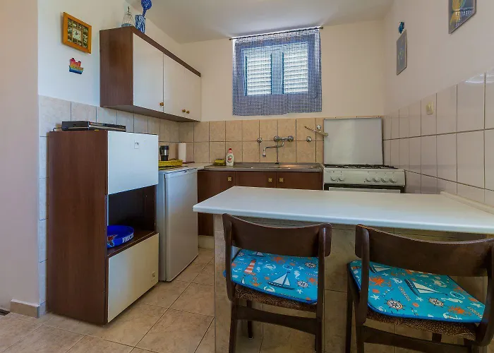 Liebevolles Mit Meerblick, Parkplatz, Garten, Grill - Haustiere Erlaubt * Crikvenica