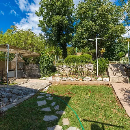Liebevolles Mit Meerblick, Parkplatz, Garten, Grill - Haustiere Erlaubt *