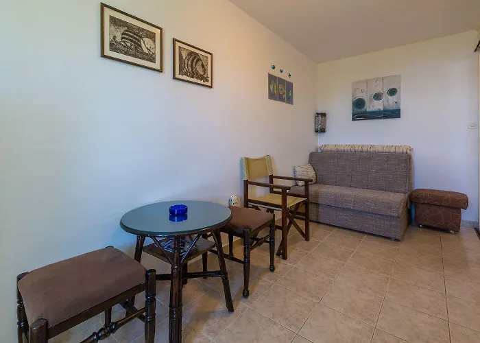 Apartman Liebevolles Mit Meerblick, Parkplatz, Garten, Grill - Haustiere Erlaubt Crikvenica